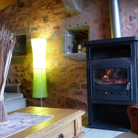 Holiday home Familial Avec Peche, Cascade, Animaux Et Activites Variees, Proche De Vichy Et Le Pal - Fr-1-489-122