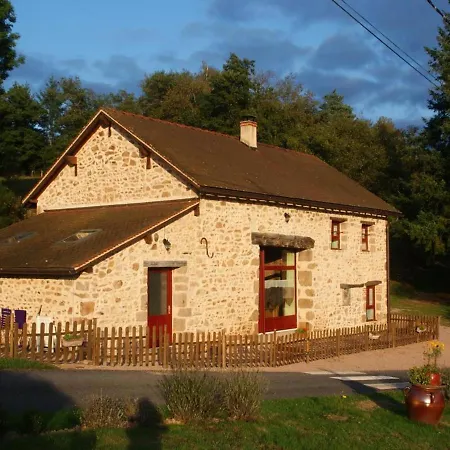 Familial Avec Peche, Cascade, Animaux Et Activites Variees, Proche De Vichy Et Le Pal - Fr-1-489-122 Holiday home *