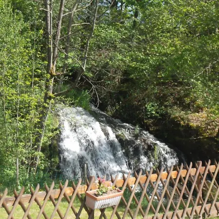 Familial Avec Peche, Cascade, Animaux Et Activites Variees, Proche De Vichy Et Le Pal - Fr-1-489-122 Holiday home *